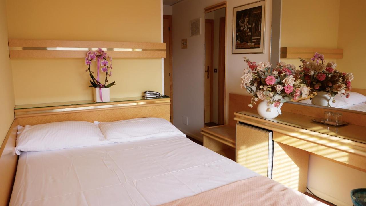Hotel Antares Grado Exterior foto